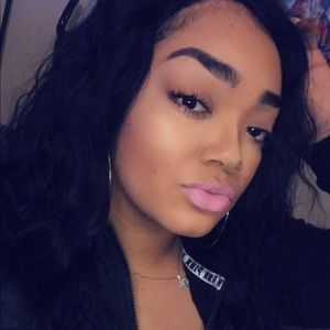 Meet your Posher, Simone